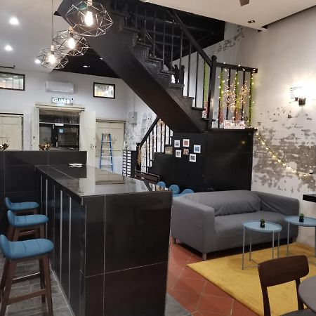 G Fortune Guest House+ Джордж Таун Екстериор снимка