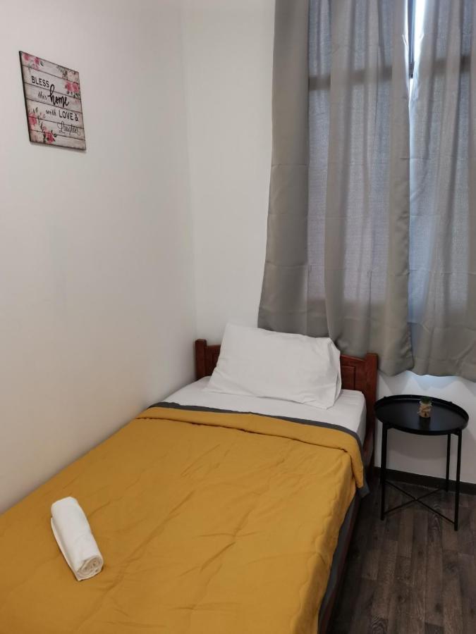 G Fortune Guest House+ Джордж Таун Екстериор снимка