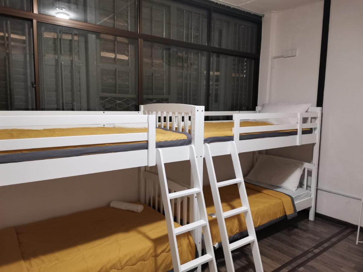G Fortune Guest House+ Джордж Таун Екстериор снимка