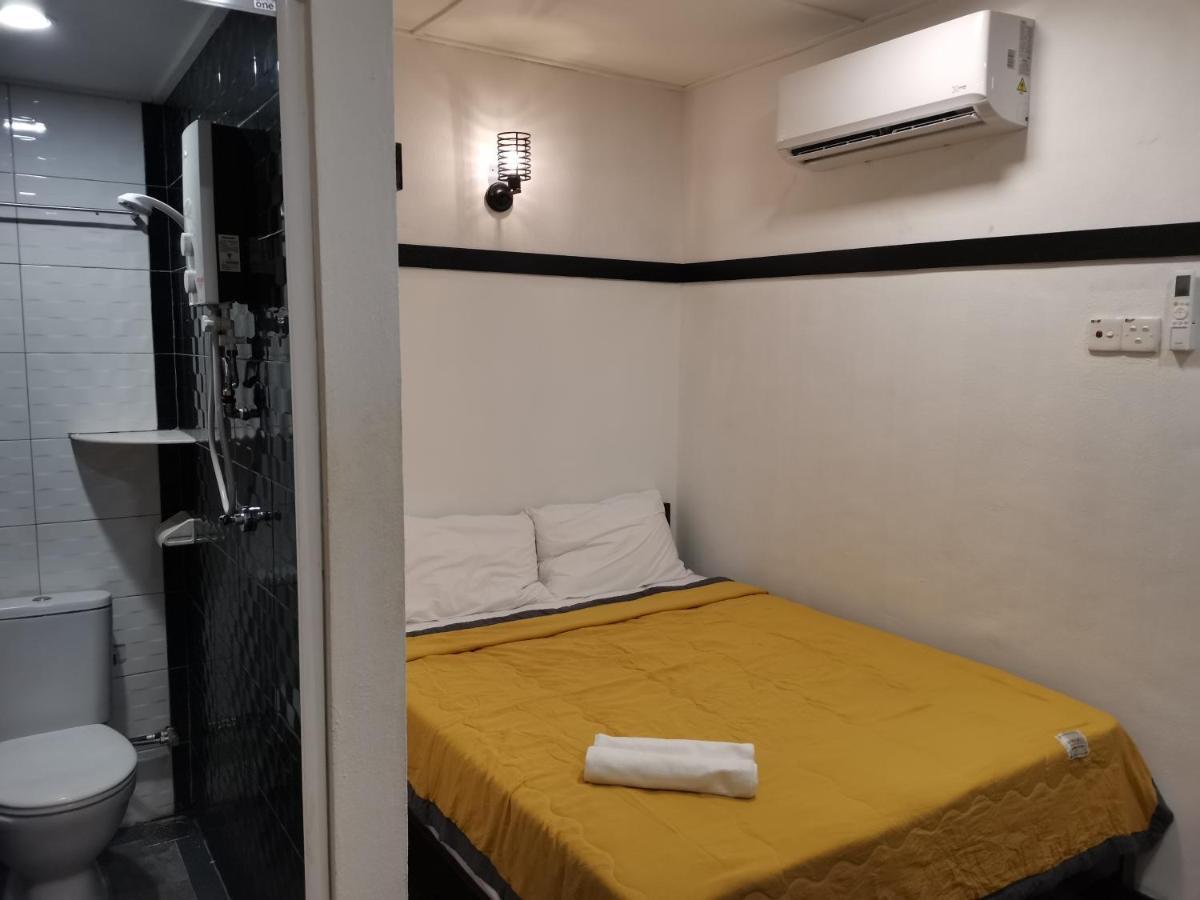 G Fortune Guest House+ Джордж Таун Екстериор снимка