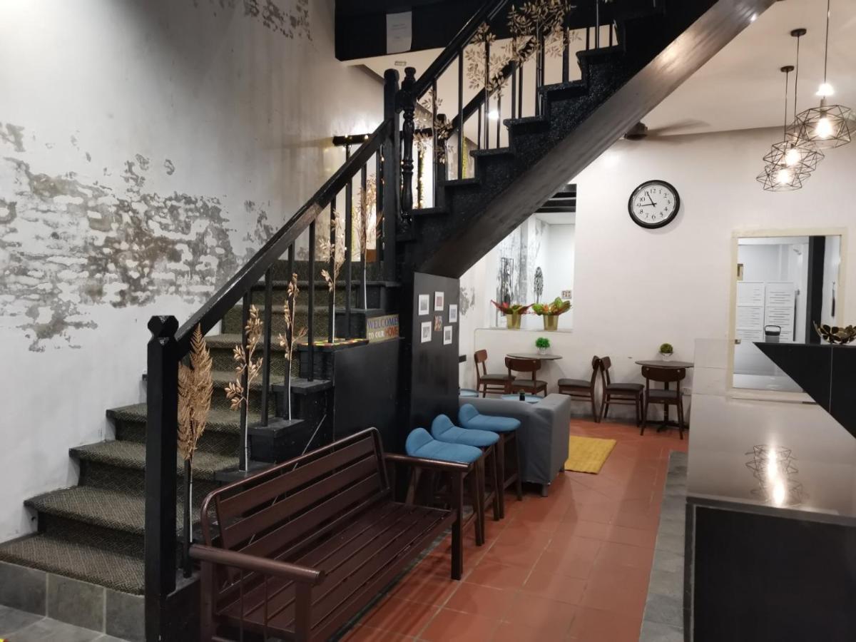 G Fortune Guest House+ Джордж Таун Екстериор снимка