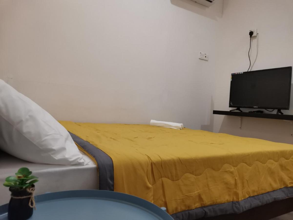 G Fortune Guest House+ Джордж Таун Екстериор снимка