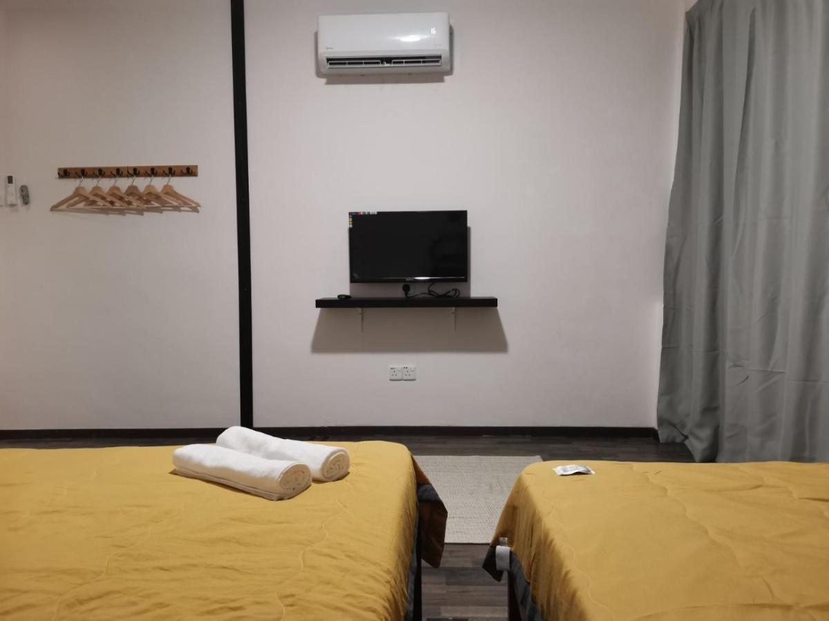 G Fortune Guest House+ Джордж Таун Екстериор снимка