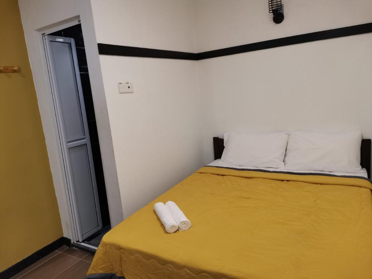 G Fortune Guest House+ Джордж Таун Екстериор снимка