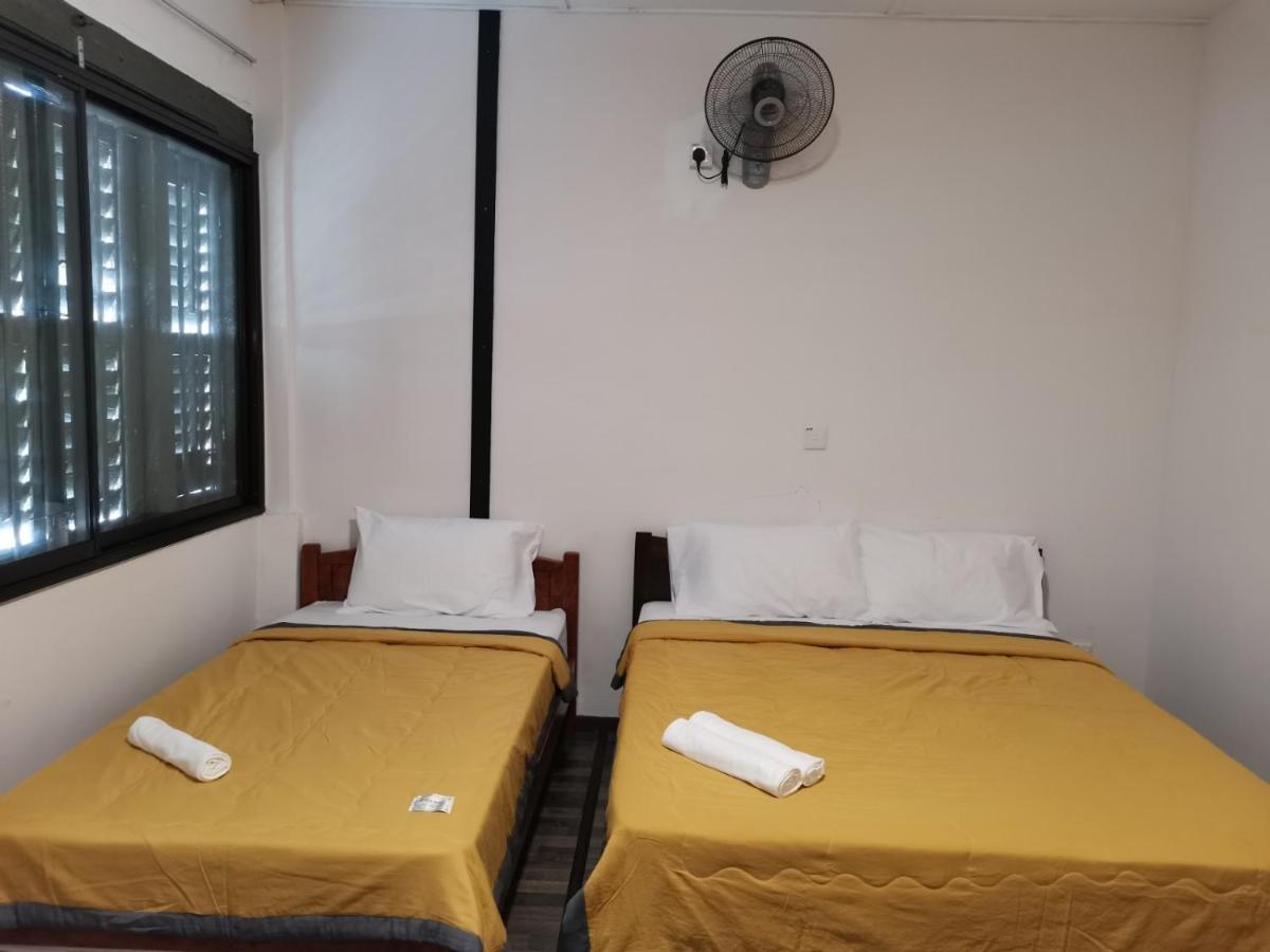 G Fortune Guest House+ Джордж Таун Екстериор снимка